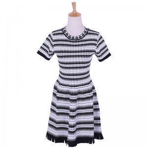 Tilpasset sommer sort hvid geometrisk design Dame sweater kjole